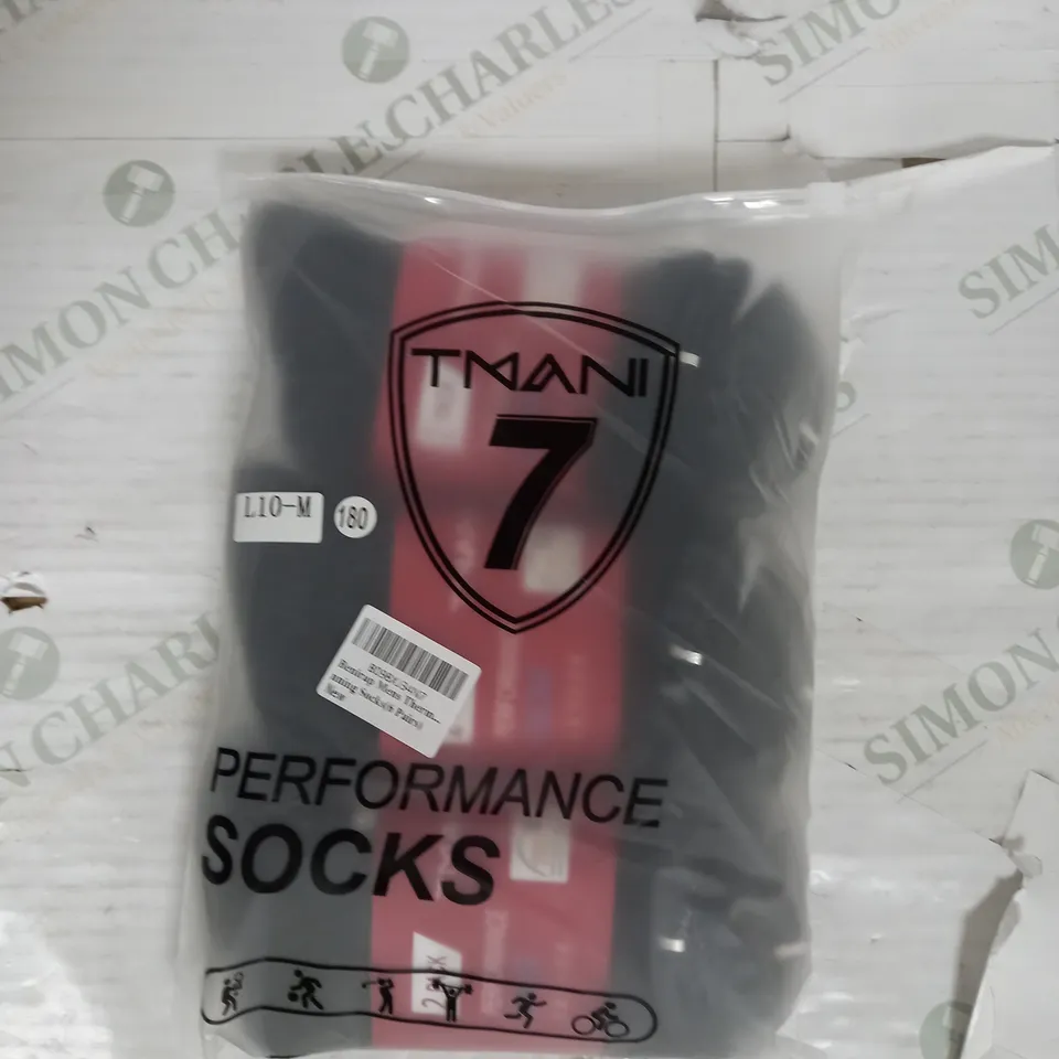 TMANI 3X2 PACK OF THERMAL RUNNING PERFORMANCE SOCKS IN BLACK ANDWHITE SIZE M