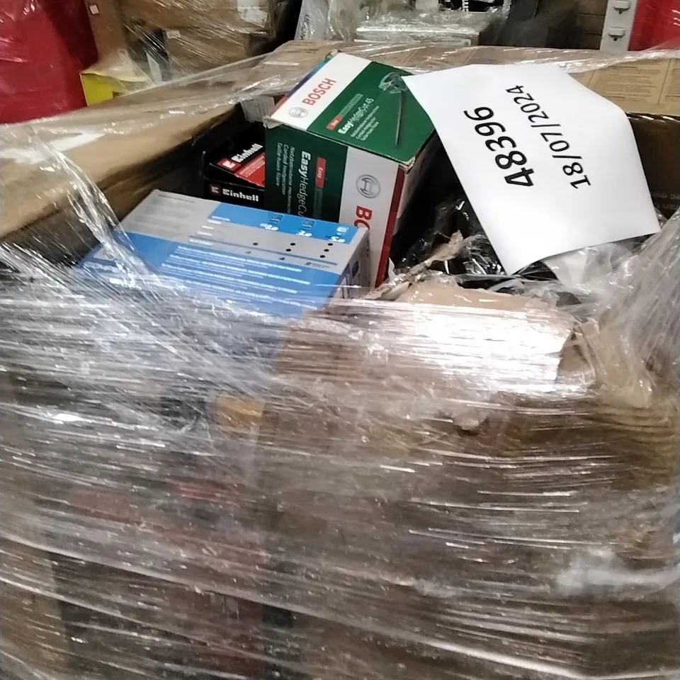 PALLET OF APPROXIMATELY 21 UNPROCESSED RAW RETURN HOUSEHOLD AND ELECTRICAL GOODS TO INCLUDE;