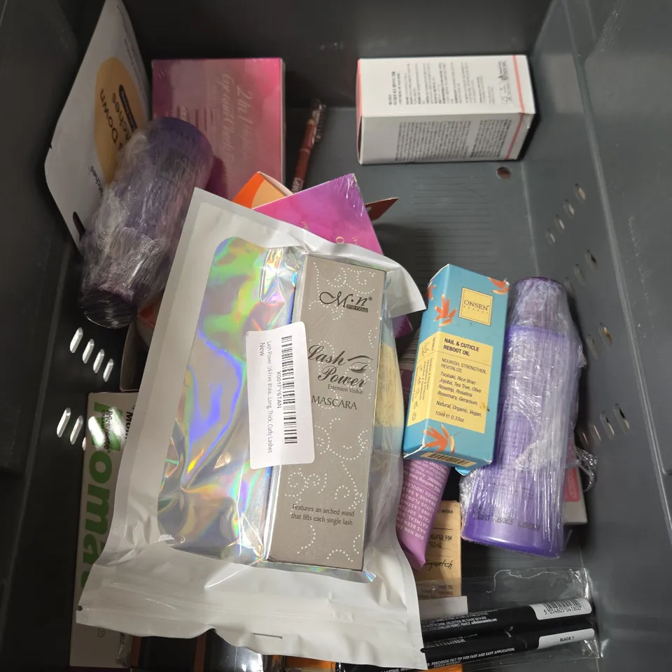 APPROXIMATELY 20 ASSORTED HEALTH & BEAUTY PRODUCTS TO INCLUDE BANANA HAIR FOOD, LIP BUTTER BALM, HAIR MASK ETC 