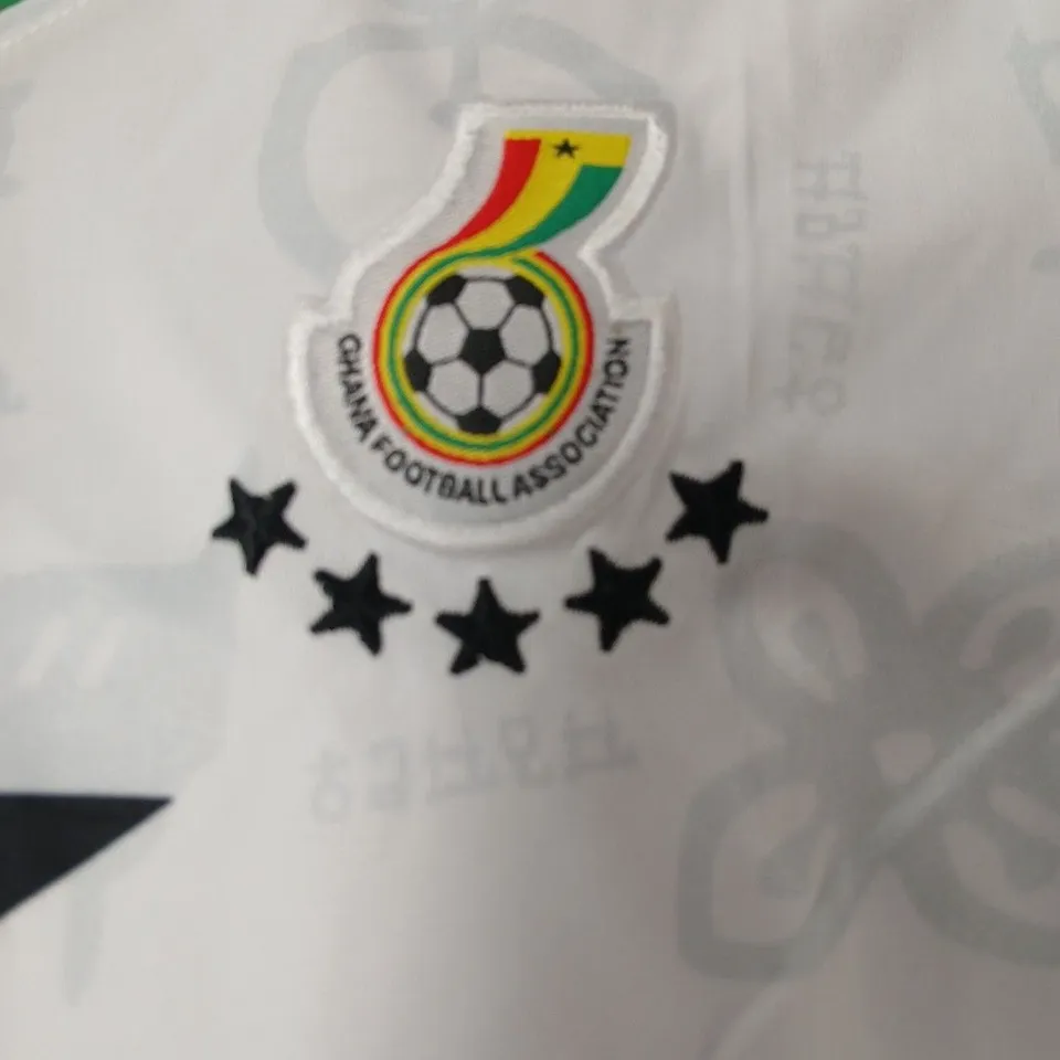 GHANA FOOTBALL ASSOCIATION JERSEY – PUMA, WHITE WITH RAINBOW TRIM, UK KIDS 18