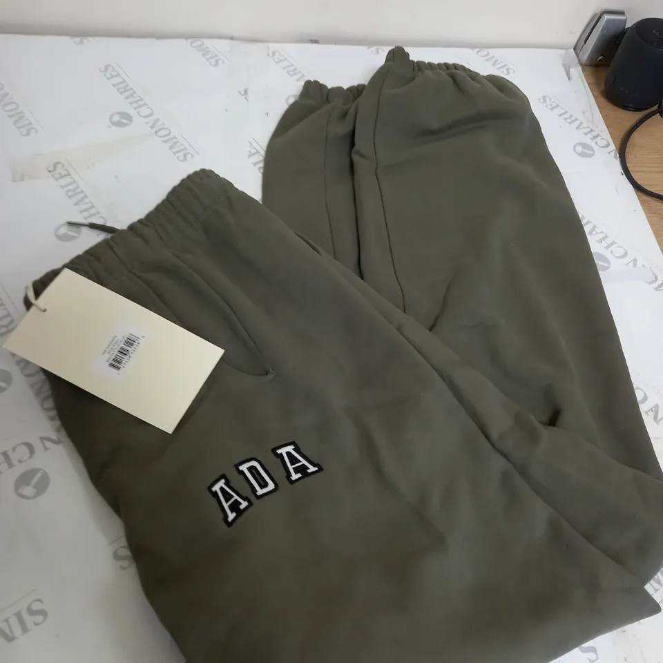 ADANOLA OVERSIZED SWEATPANTS SIZE L