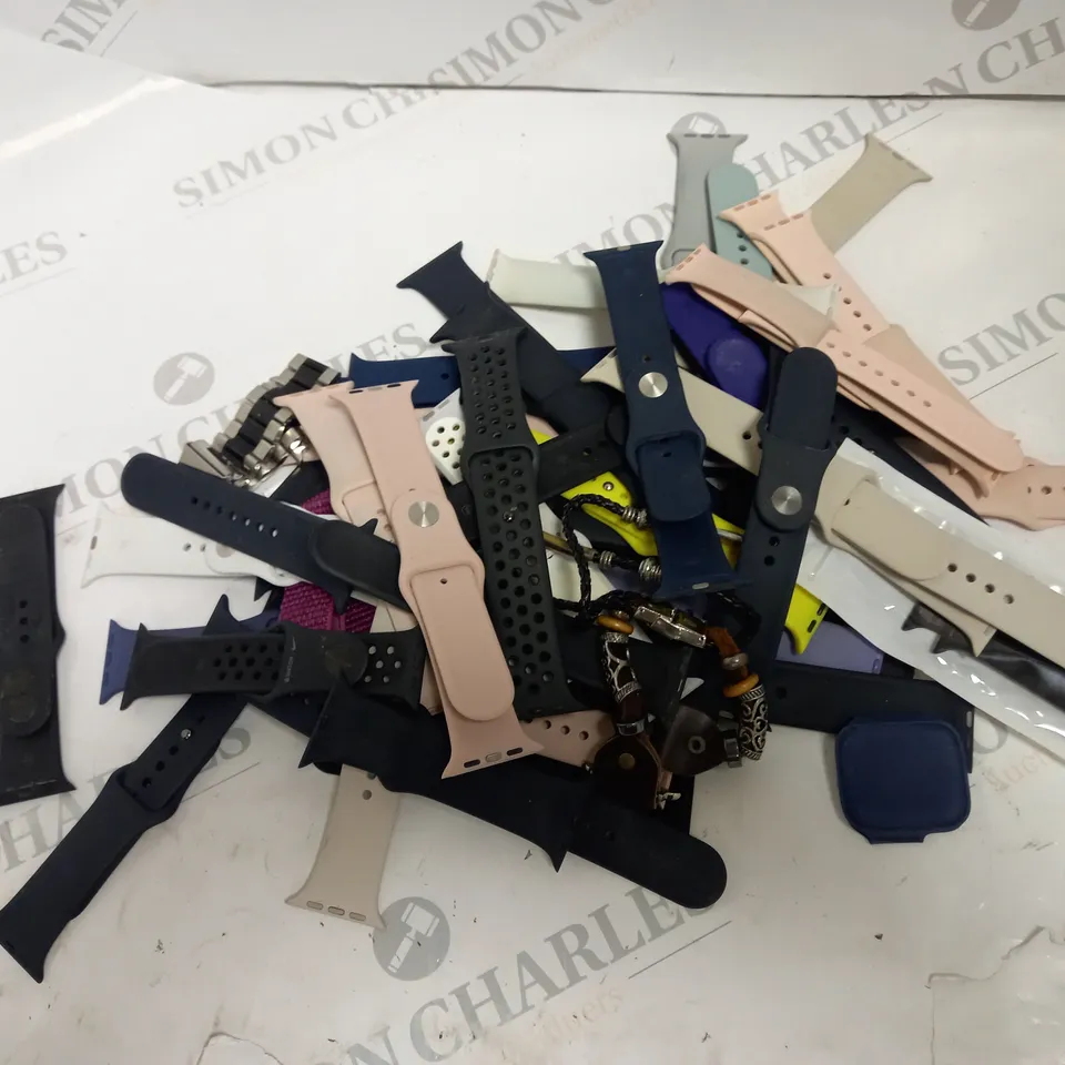 APPROX 30 ASSORTED LOOSE SMART WATCH STRAPS IN VARIOUS DESIGNS AND SIZES. 