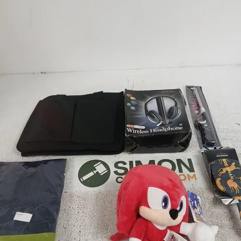 BOX OF APPROXIMATELY 10 ASSORTED ITEMS INCLUDING DENMAN LEOPARD PRINT HAIR BRUSH, KARAN KING LIGHTER AND A SONIC THE HEDGEHOG KNUCKLES TOY