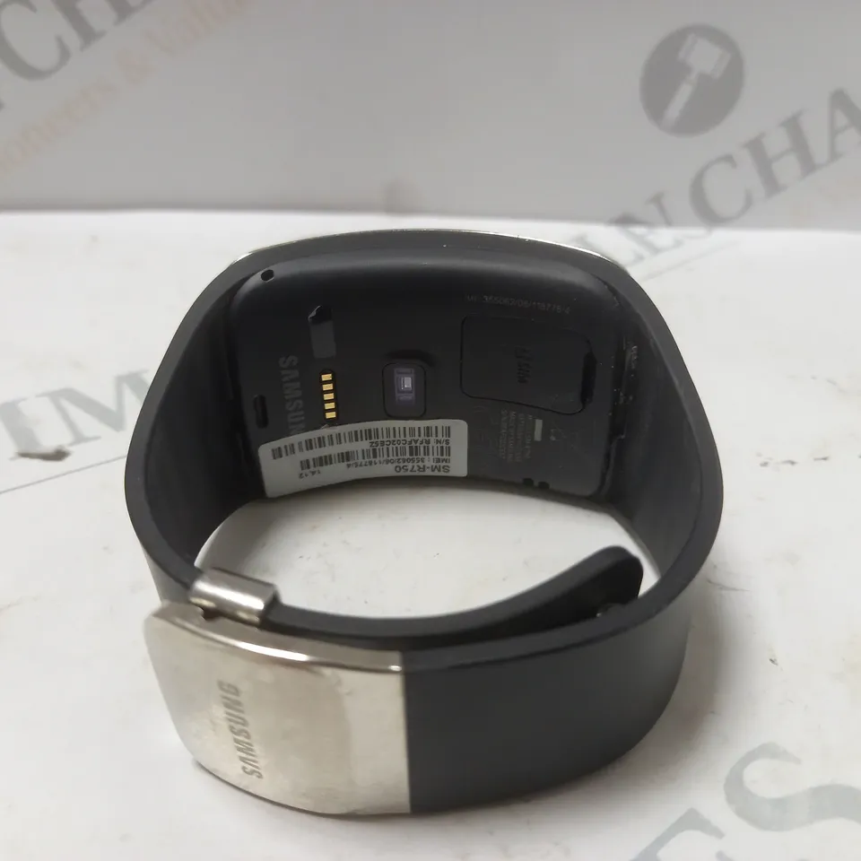 SAMSUNG GEAR S SMARTWATCH