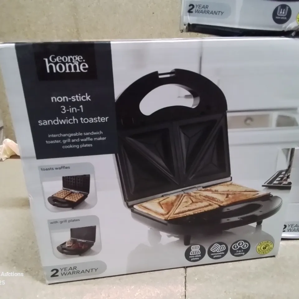 BOXED KETTLE, TOASTER, SANDWICH TOASTER, PYRAMID KETTLE, AND TEXTURED MILK FROTHER COLLECTION (NOT MATCHING)