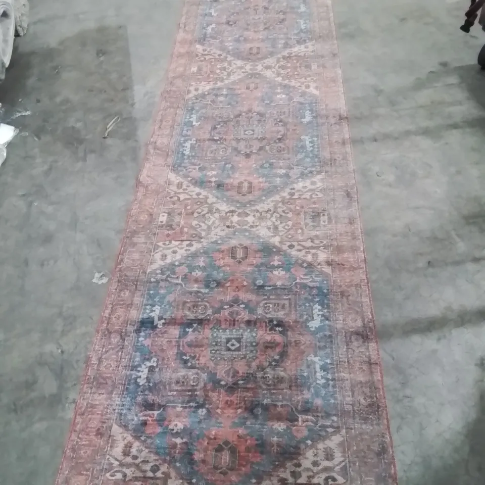 QUALITY DESIGNER AREA RUG - APPROXIMATELY 300X80CM