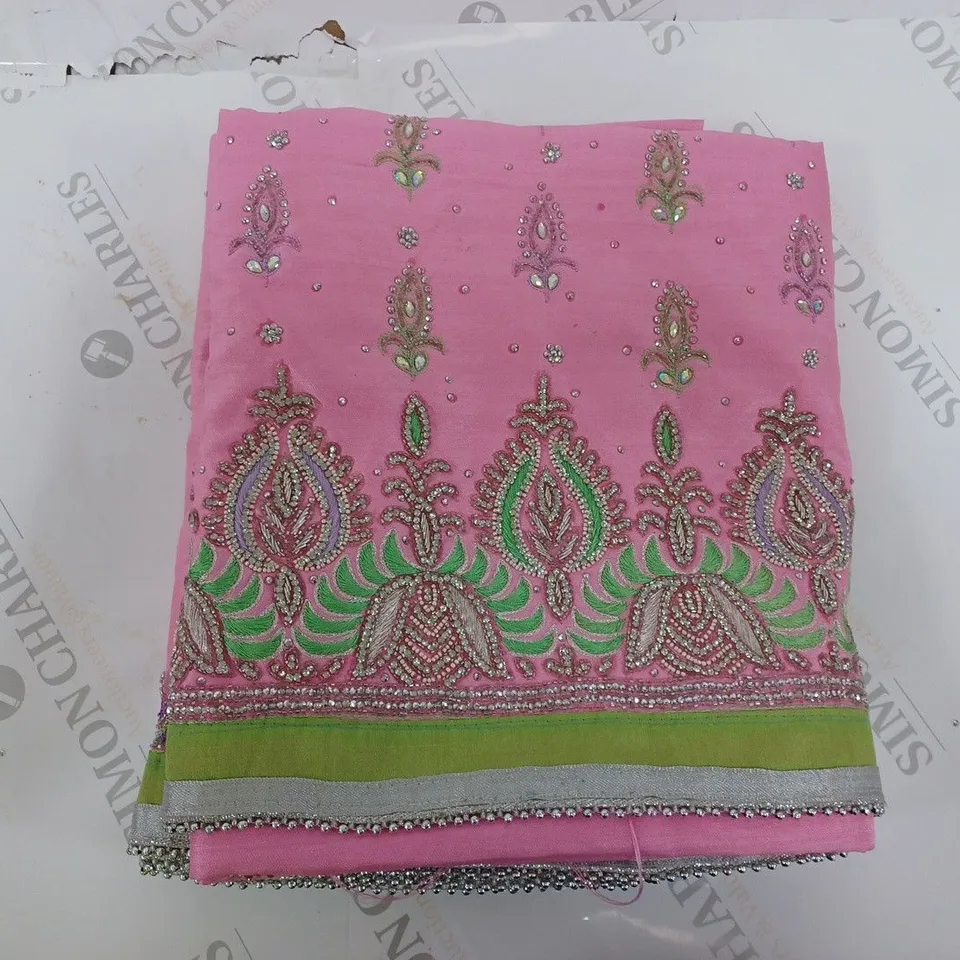 PINK PATTERNED EMBROIDERED TABLECLOTH