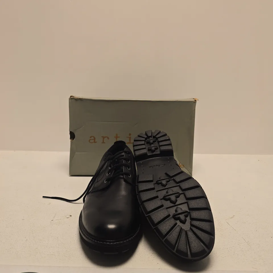 CLARKS ARTISAN BLACK LEATHER LACE-UP SHOES – MEN'S SIZE UK 10G