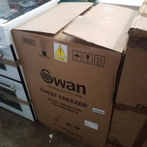 BOXED SWAN SR750135W 143L, 85CM TALL  CHEST FREEZER - WHITE