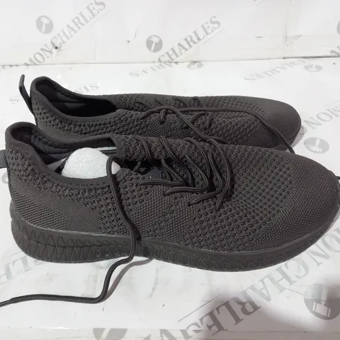 DAMYUAN GREY/GREEN RAINERS SIZE 40