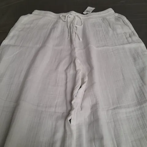 ABERCROMBIE & FITCH WHITE BAGGY TROUSERS - LARGE