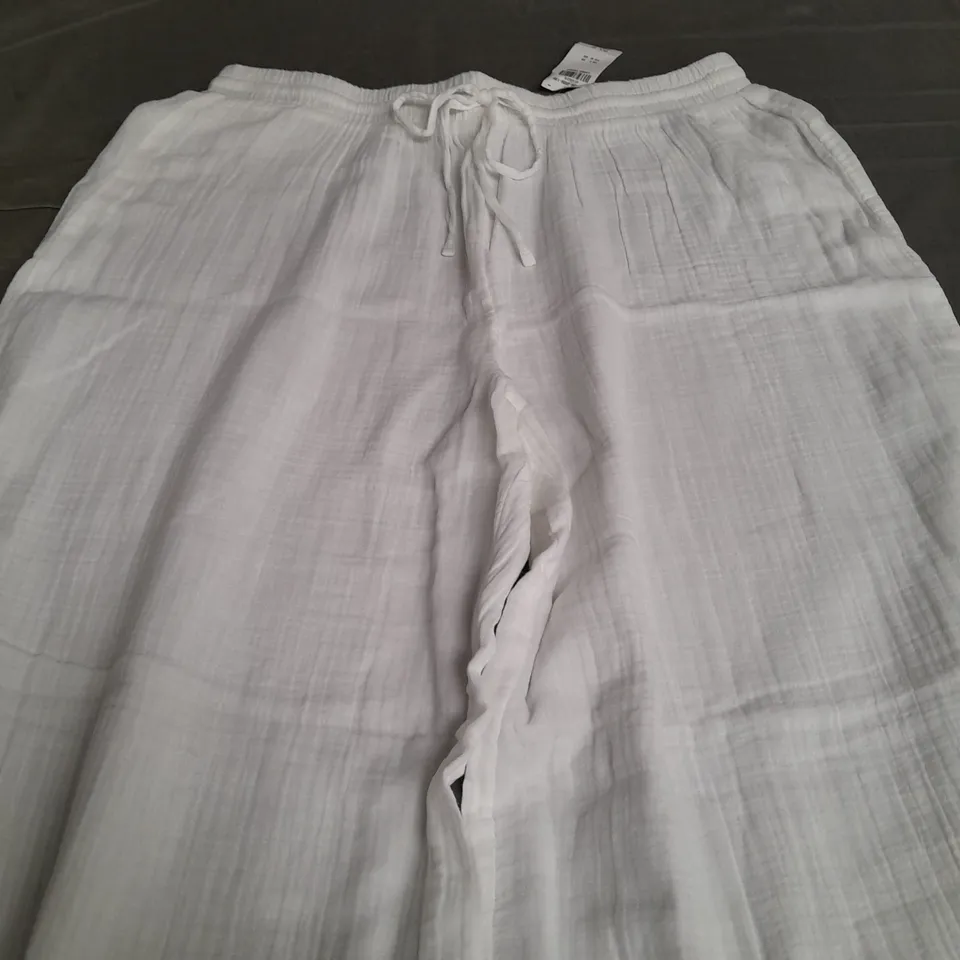 ABERCROMBIE & FITCH WHITE BAGGY TROUSERS - LARGE
