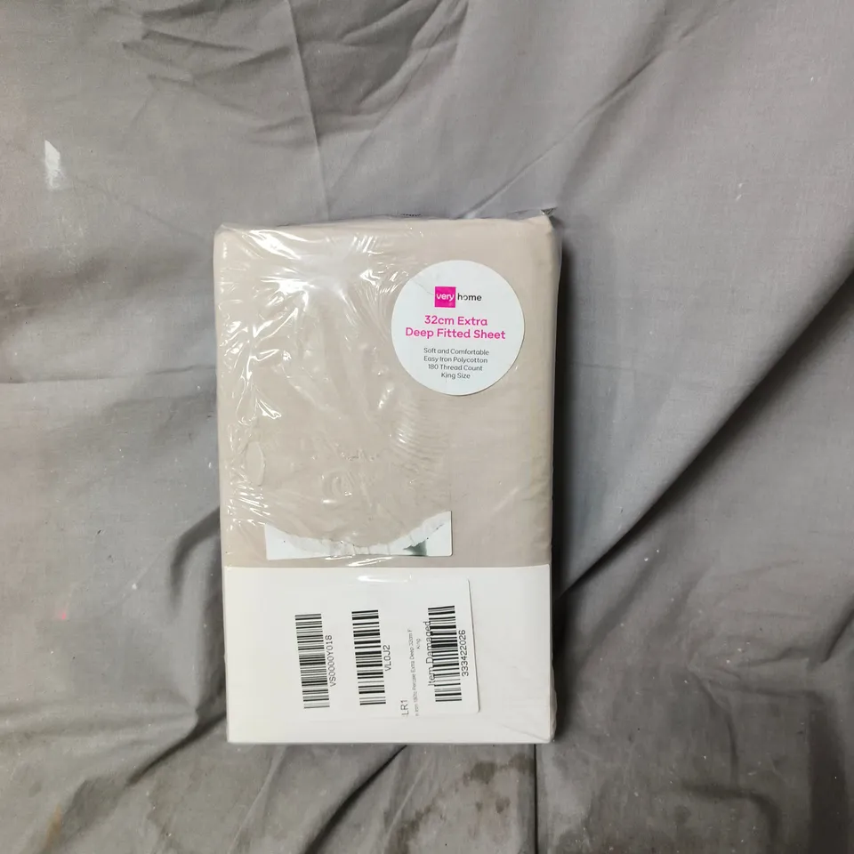  HOME 32CM EXTRA DEEP FITTED SHEET – KING SIZE (180 THREAD COUNT, POLYESTER/COTTON)