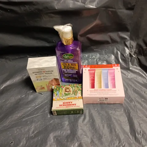 APPROXIMATELY 20 ASSORTED COSMETIC ITEMS INCLUDING LANEIGE LIP BALMS, NINNY SCRUBBINS SOAP, RETINOL SERUM AND CLEAR PORE ASTRINGENT