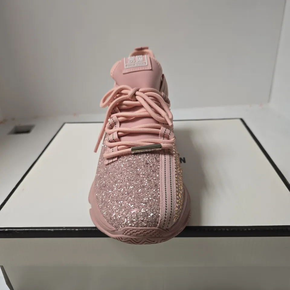 STEVE MADDEN PALE PINK TRAINERS SIZE 41 BOXED