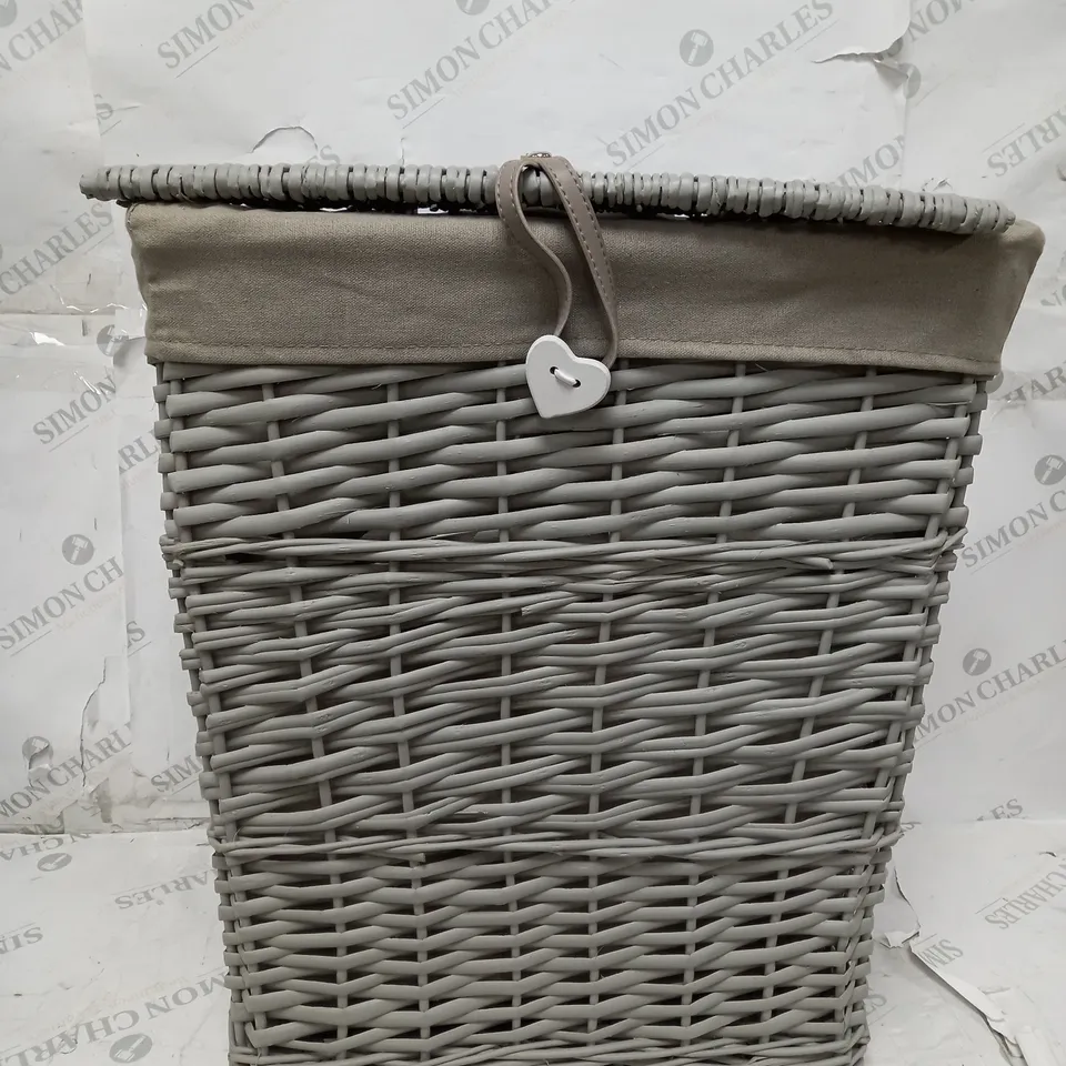 GREY LAUNDRY BASKET 