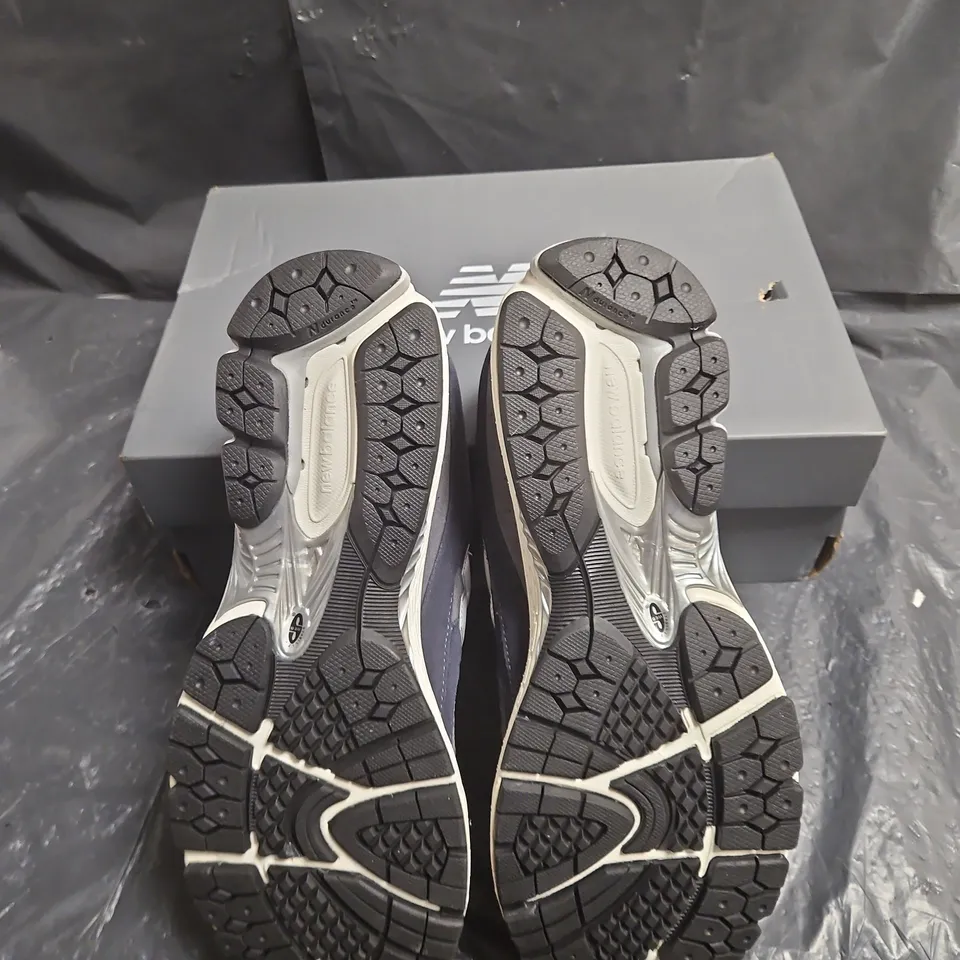 NEW BALANCE 2002R SNEAKERS – NAVY/GREY UK SIZE 12.5