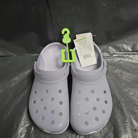 CROCS CLASSIC FROSTED BACKSTRAP CLOG – LILAC, UK MEN 5 / UK WOMEN 6