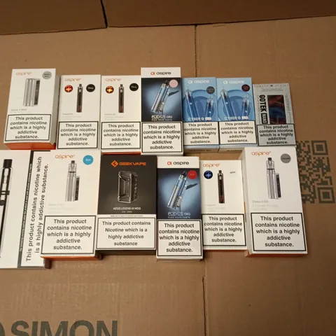 LOT OF APPROXIMATELY 30 ASSORTED VAPING ITEMS TO INCLUDE VAPORESSO, VOOPOO AND ASPIRE