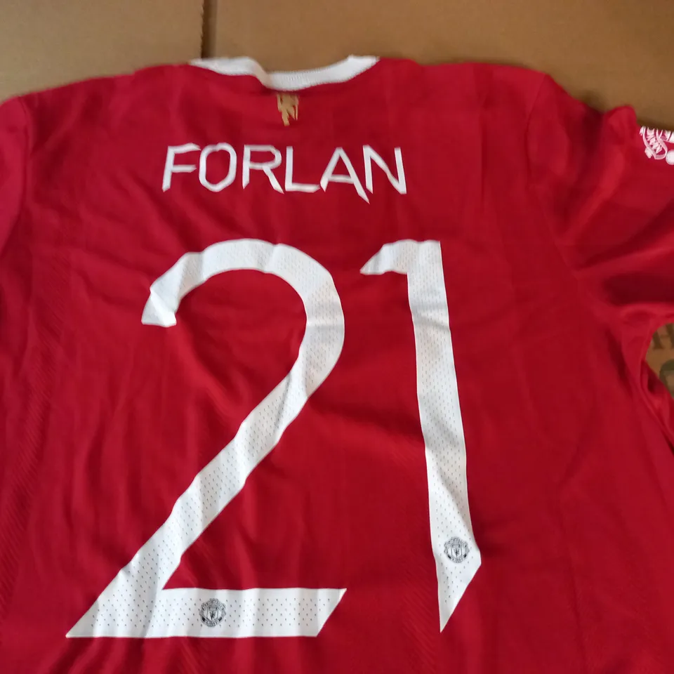 MANCHESTER UNITED FOOTBALL SHIRT - L