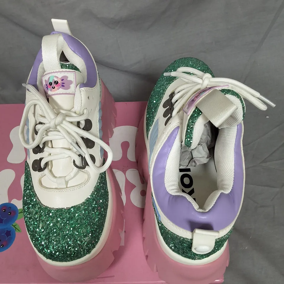 BOXED KOI CANDY CUDDLES SPARKLING TRAINERS - UK 4