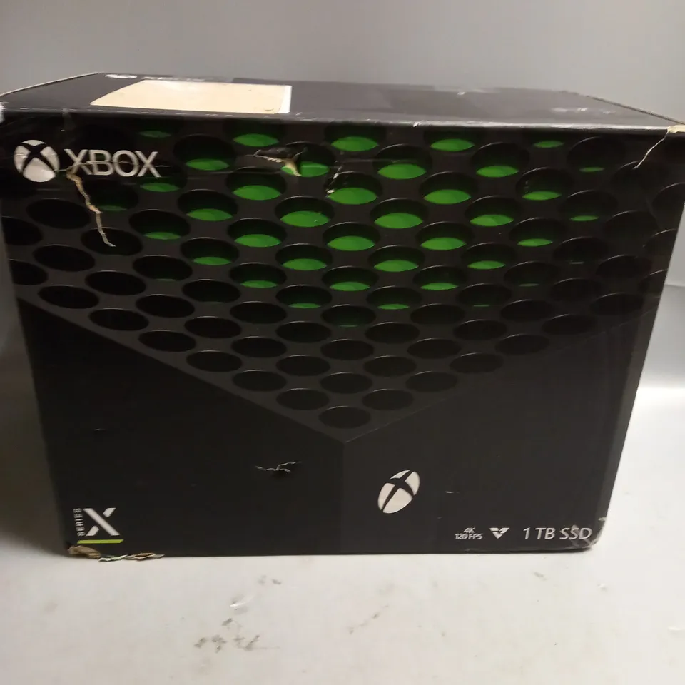 BOXED XBOX SERIES X 1 TB SSD WITH ONE CONTROLLER BLACK