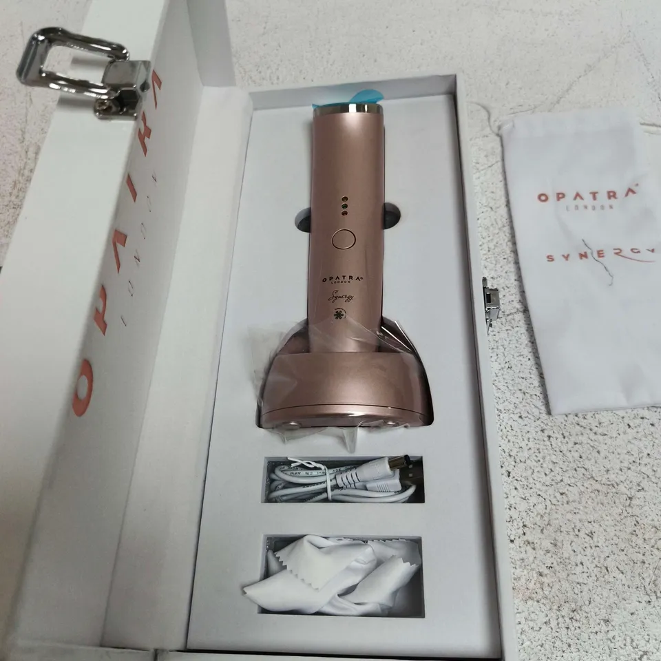 OPATRA SYNERGY FACIAL LED LIGHT THERAPY DEVICE – ROSE GOLD (OPATRA LONDON)