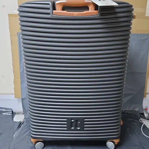 IT LUGGAGE REPLICATING LARGE CHARCOAL EXPANDABLE SUITCASE SET
