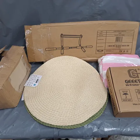 APPROXIMATELY 15 ASSORTED HOUSEHOLD ITEMS TO INCLUDE PULL UP BAR, GEEETECH 3D PRINTER FILAMENT, PLACEMAT, ETC