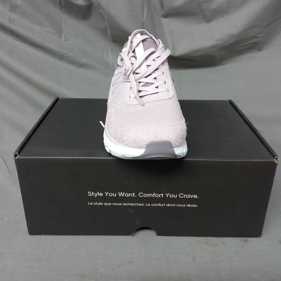 BOXED PAIR OF VIONIC TRAINERS IN DUSKY PINK SIZE 5