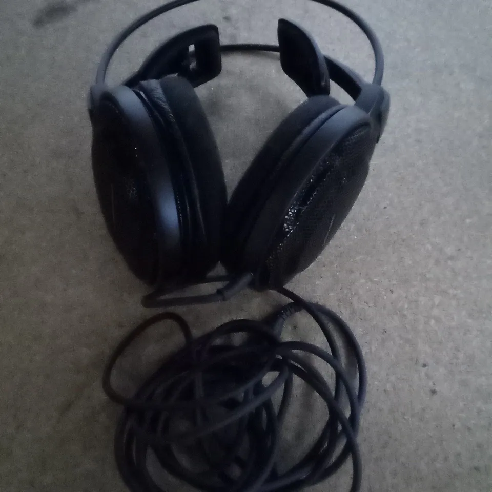 BOXED AUDIO TECHNICA AIR DYNAMIC HEADPHONES - BLACK 