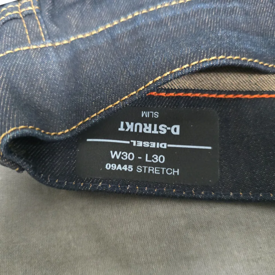 DIESEL D-STRUKT SLIM JEANS – UK 30 (W30/L30)