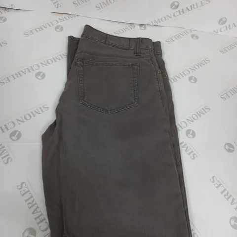 CASUAL GREY DENIM JEANS SIZE 32R