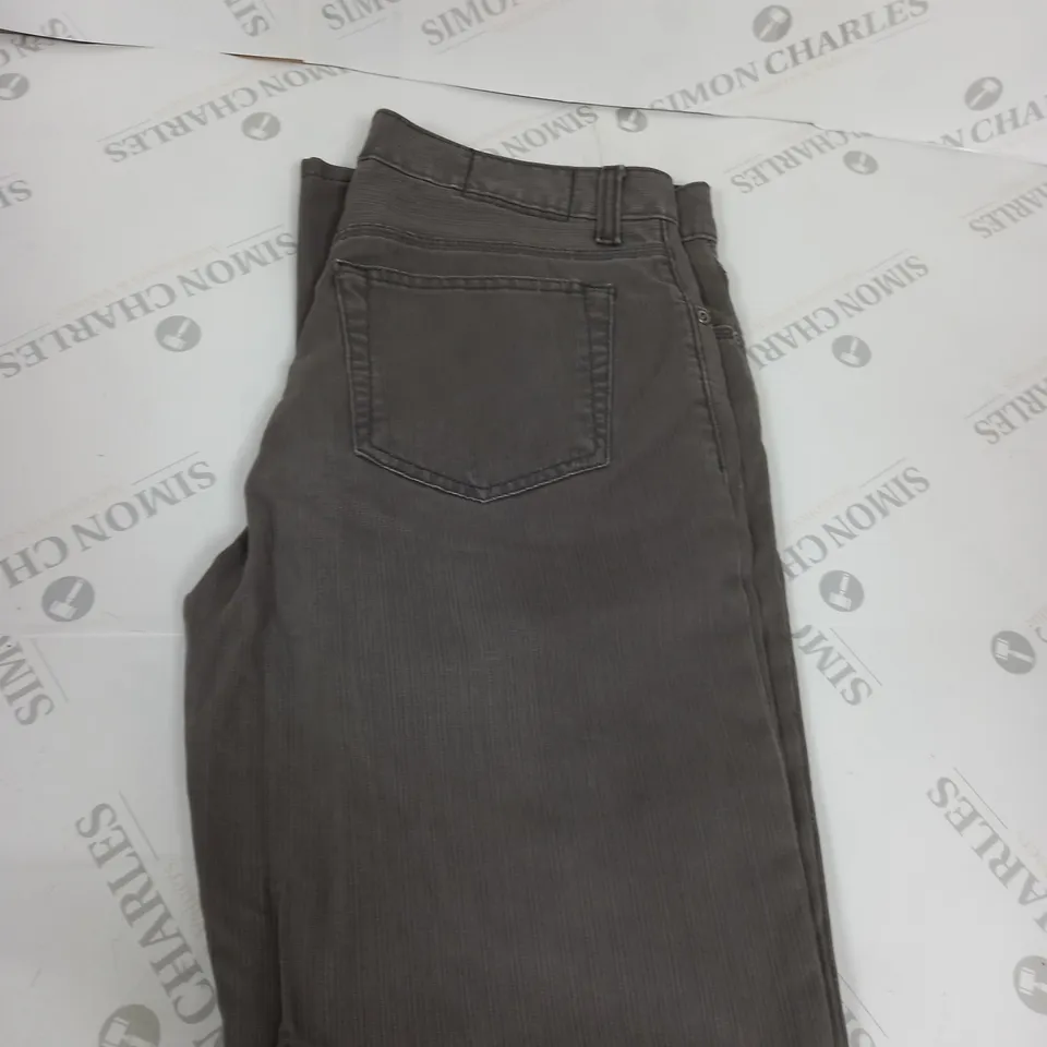 CASUAL GREY DENIM JEANS SIZE 32R