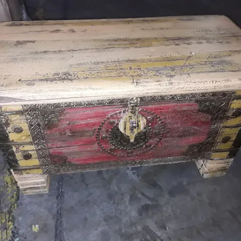 PAINTED WOODEN STORAGE TRUNK