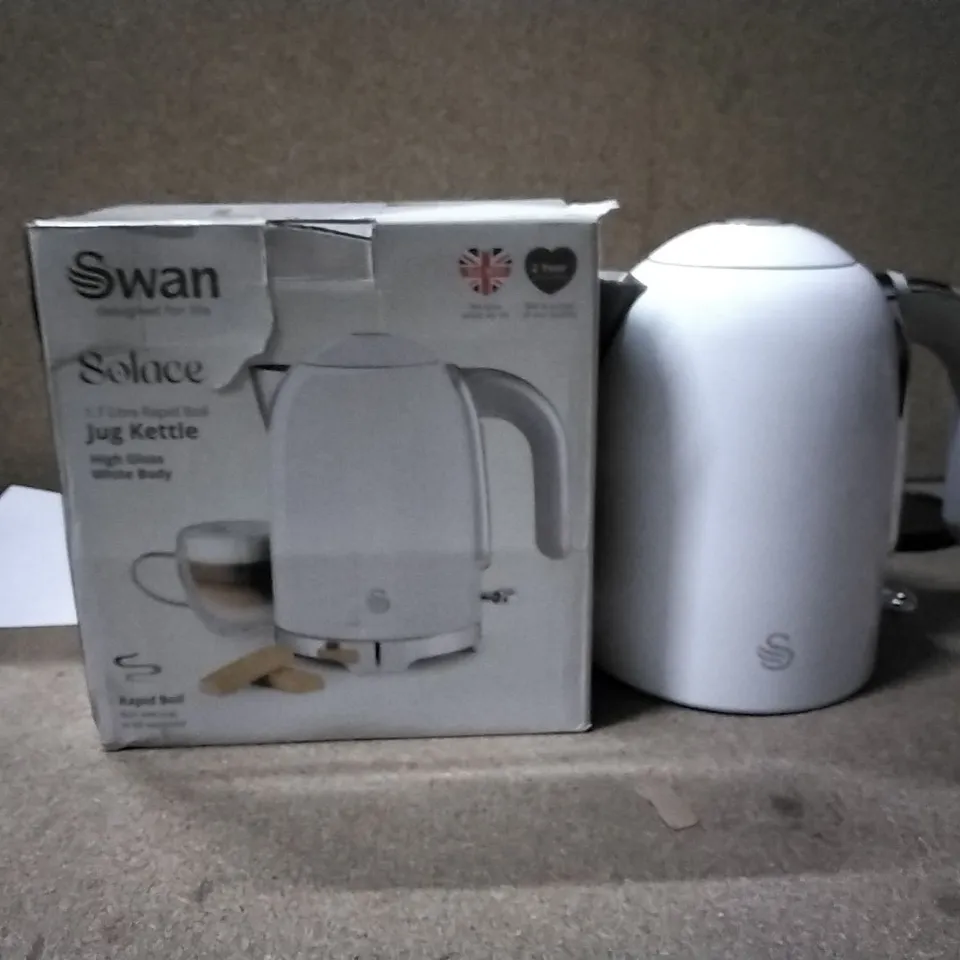 BOXED SWAN 1.7L KETTLE WHITE 
