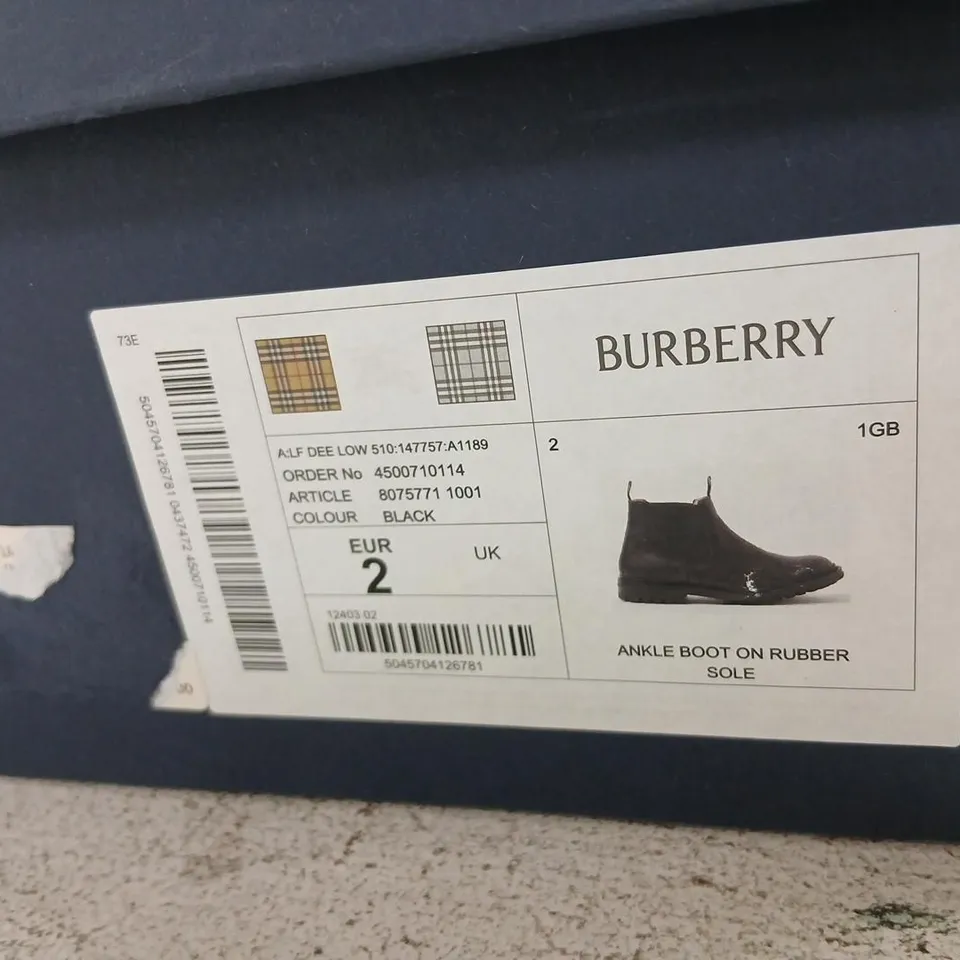 BURBERRY X TRICKER'S BLACK LEATHER CHELSEA BOOTS – ANKLE BOOTS WITH RUBBER SOLES SIZE 2