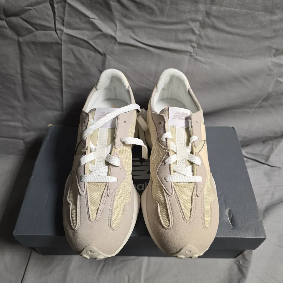 BOXED PAIR OF NEW BALANCE TRAINERS - UK SIZE UNSPECIFIED