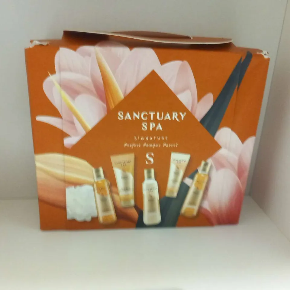 BOXED SANCTUARY SPA SIGNATURE PERFECT PAMPER PARCEL