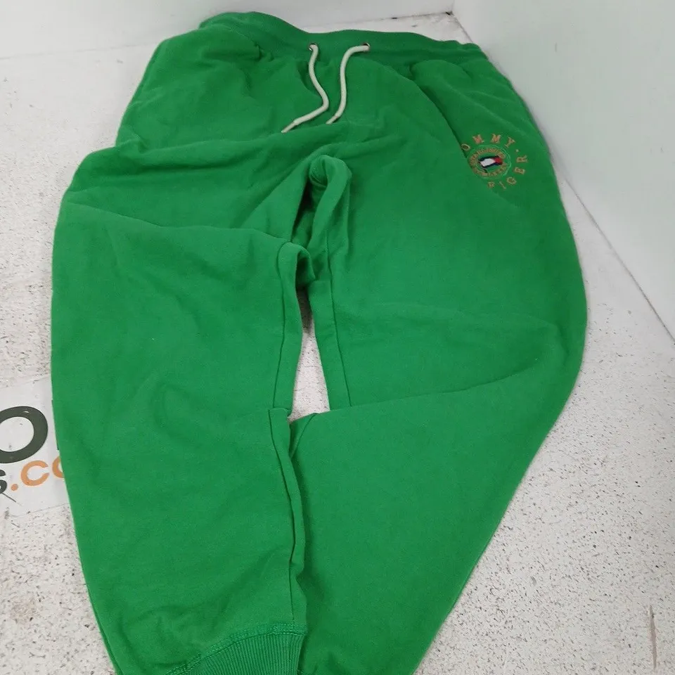 TOMMY HILFIGER JOGGERS WITH EMBROIDERED CREST LOGO - MEDIUM