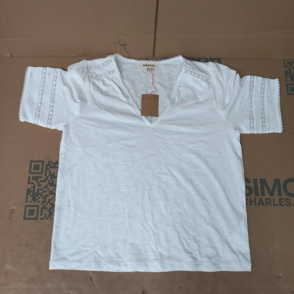 BODEN POPPY TRIM V-NECK T-SHIRT FEATURING SUBTLE LACE DETAILS IN WHITE SIZE UK 12