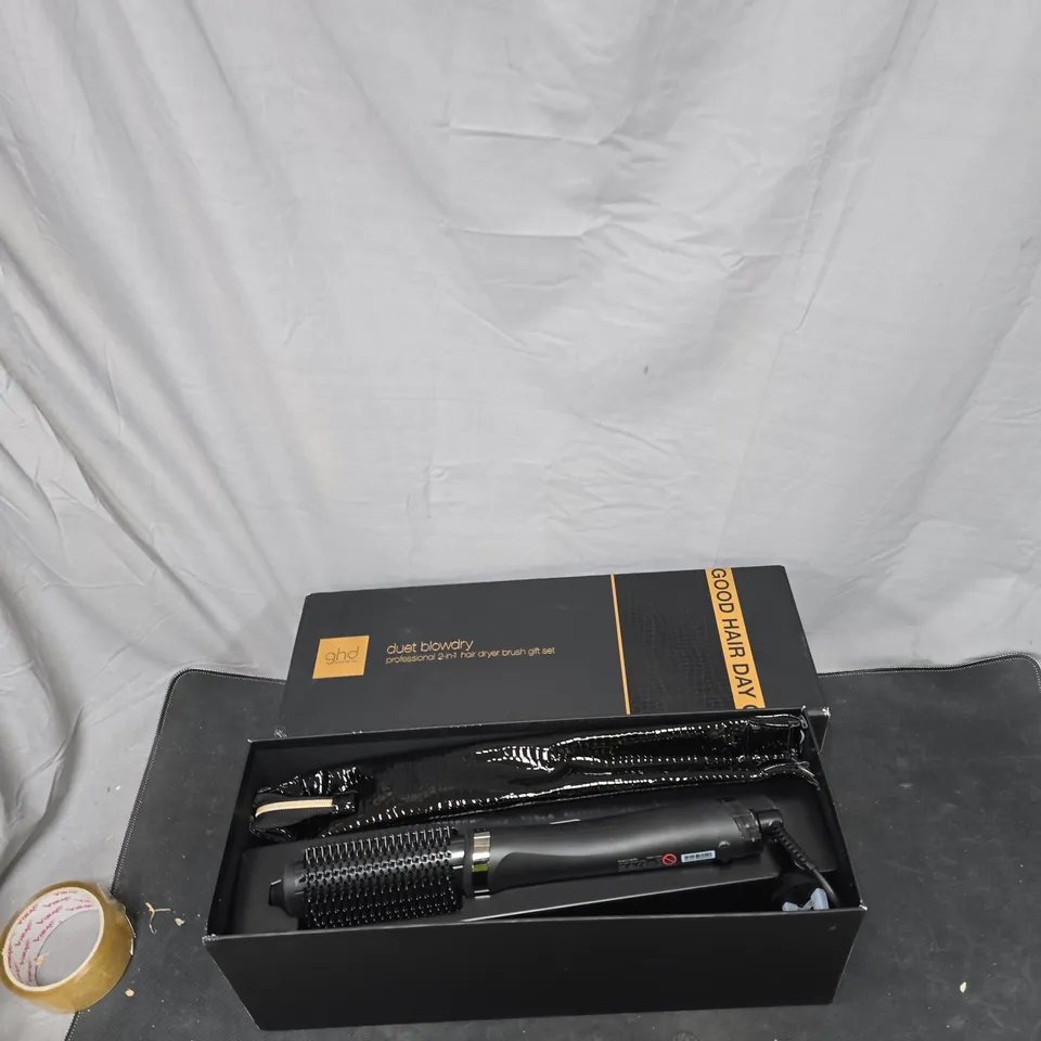 GHD DUET BLOWDRY 2-IN-1 HAIR DRYER BRUSH GIFT SET