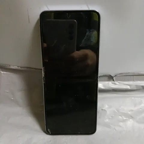 SAMSUNG GALAXY FOLD MOBILE PHONE IN LILAC