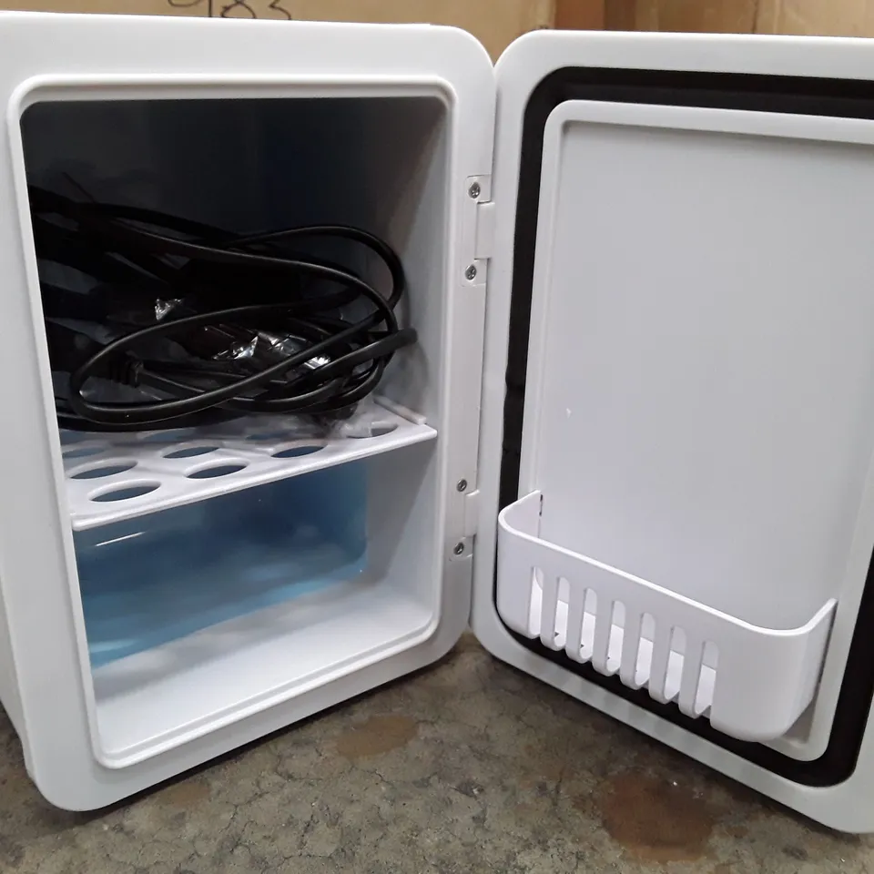 BOXED ATRAVESAR COLD-WARM MINI ELECTRONIC REFRIGERATOR BLACK (1 BOX)