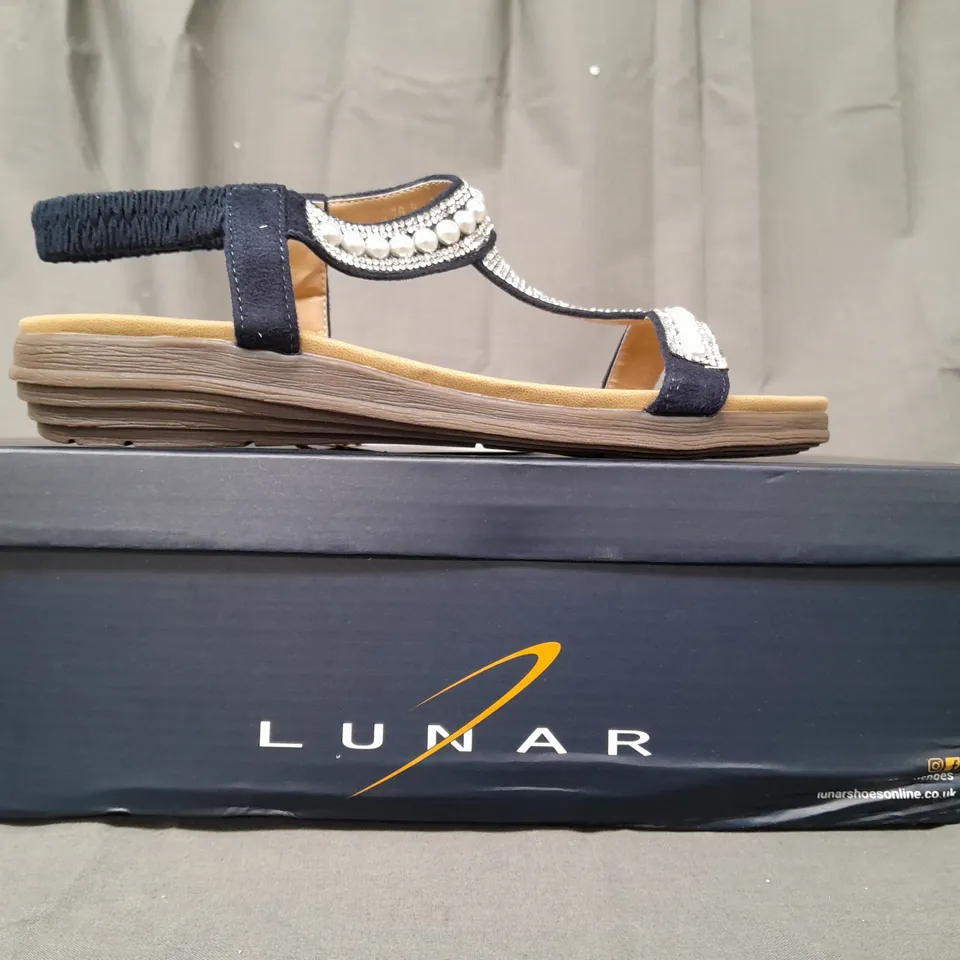 BOXED PAIR OF LUNAR OPEN TOE SANDALS IN NAVY W. JEWEL EFFECT UK SIZE 5