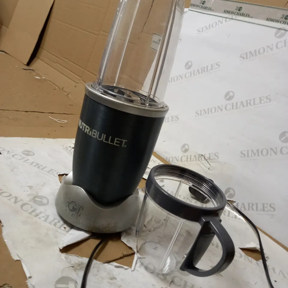 NUTRIBULLET 600 SERIES - NUTRIENT EXTRACTOR HIGH SPEED BLENDER