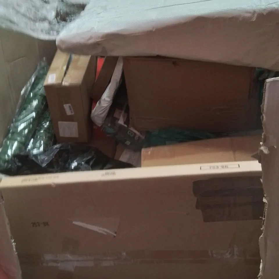 PALLET OF ASSORTED HOUSEHOLD GOODS AND PRODUCTS TO INCLUDE; DOORWAY CHIN-UP BAR, ARCHERY STRAW TARGET, SHOE RACKS, BOXED FURNITURE ETC 