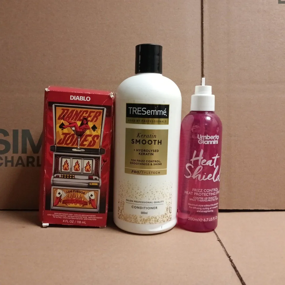 APPROXIMATELY 20 ASSORTED COSMETIC ITEMS TO INCLUDE TRESEMMÉ, UMBERTO GIANNINI, ETC - COLLECTION ONLY