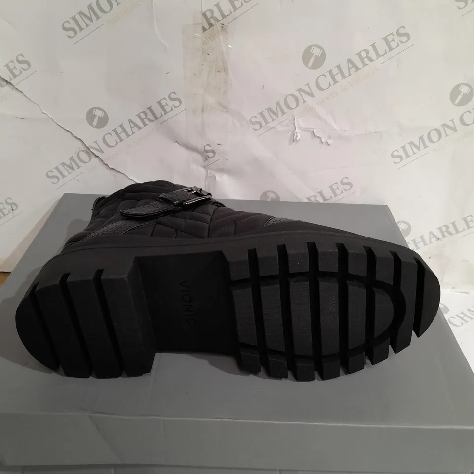 BOXED VIONIC JANARA ANKLE BOOTS IN BLACK - SIZE 6 1/2
