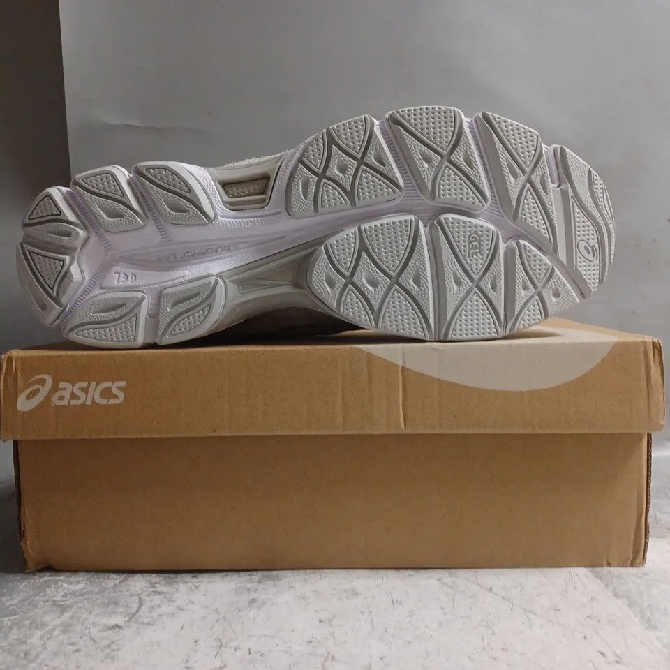 BOXED PAIR OF ASICS GEL-NYC TRAINERS IN GREY SIZE UK 9